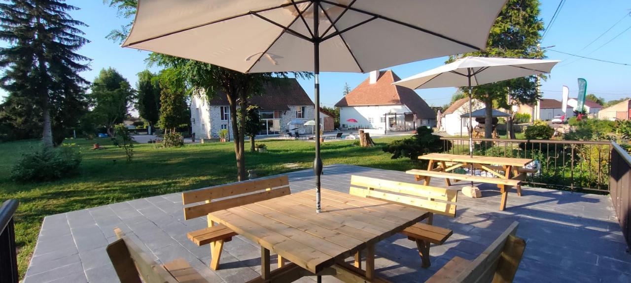 ホテル Domaine Ravy-La Camelia Saint-Symphorien-sur-Saone エクステリア 写真
